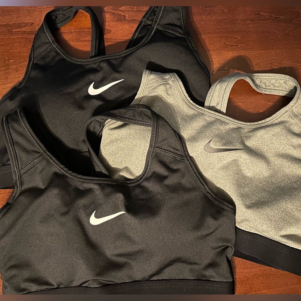 Nike sports bra bundle